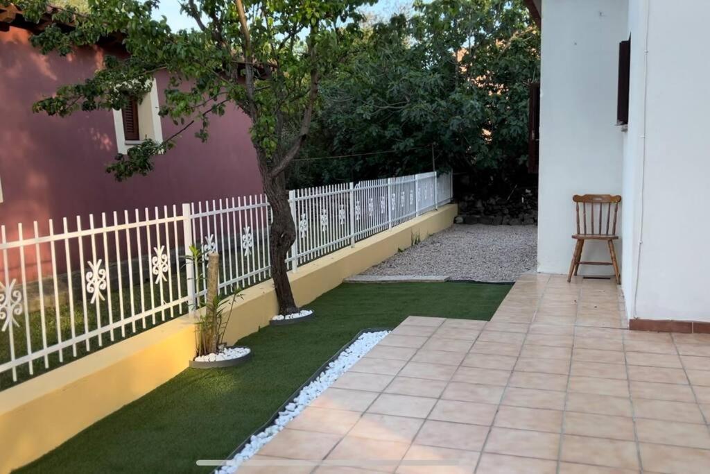 Comoda Villetta Con Giardino San Teodoro  Exteriér fotografie